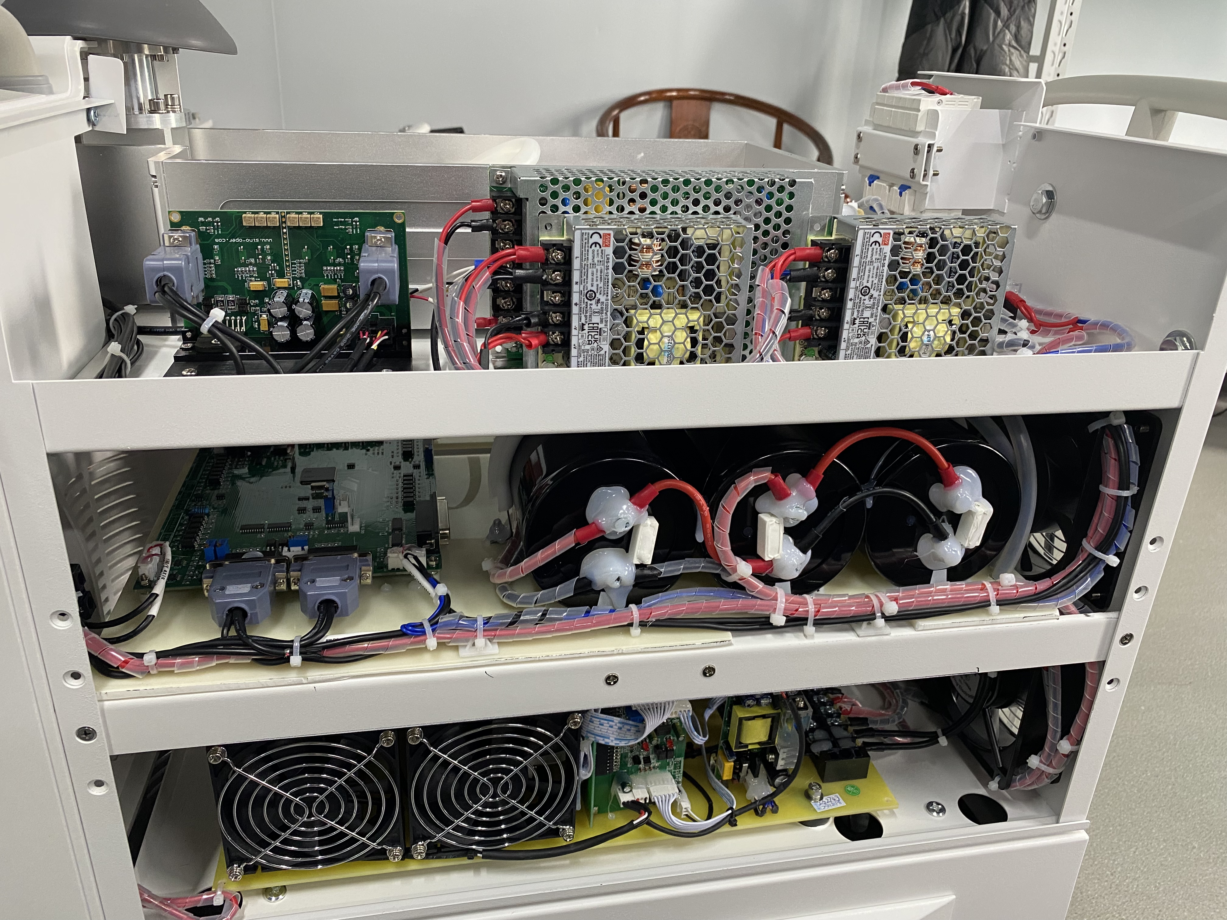 Dual-Wavelength Professional Laser System – Er:YAG 2940nm & Nd:YAG 1064nm – 4D Non-Invasive Facial & Body Rejuvenation Platform